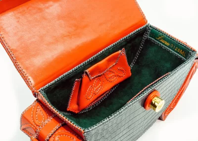 01 LUNA 010125ML Borsa fatta a mano pelle oro artigianale novara milano
