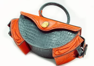01 LUNA 010125ML Borsa fatta a mano pelle oro artigianale novara milano
