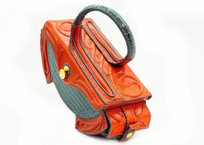 01 LUNA 010125ML Borsa fatta a mano pelle oro artigianale novara milano