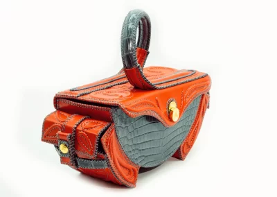 01 LUNA 010125ML Borsa fatta a mano pelle oro artigianale novara milano