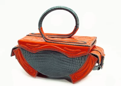 01 LUNA 010125ML Borsa fatta a mano pelle oro artigianale novara milano