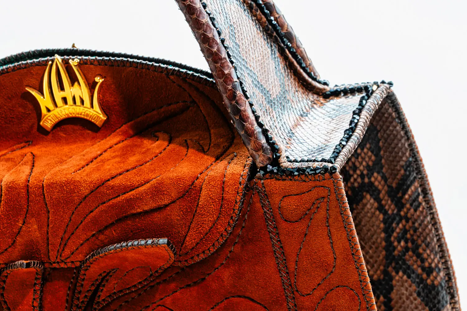 1 DOROTEA 040224 Borsa fatta a mano pelle oro artigianale novara milano