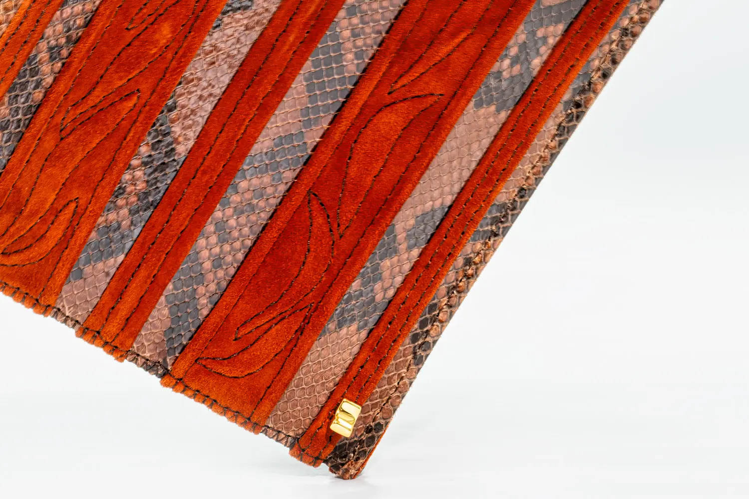 1 DOROTEA 040224 Borsa fatta a mano pelle oro artigianale novara milano